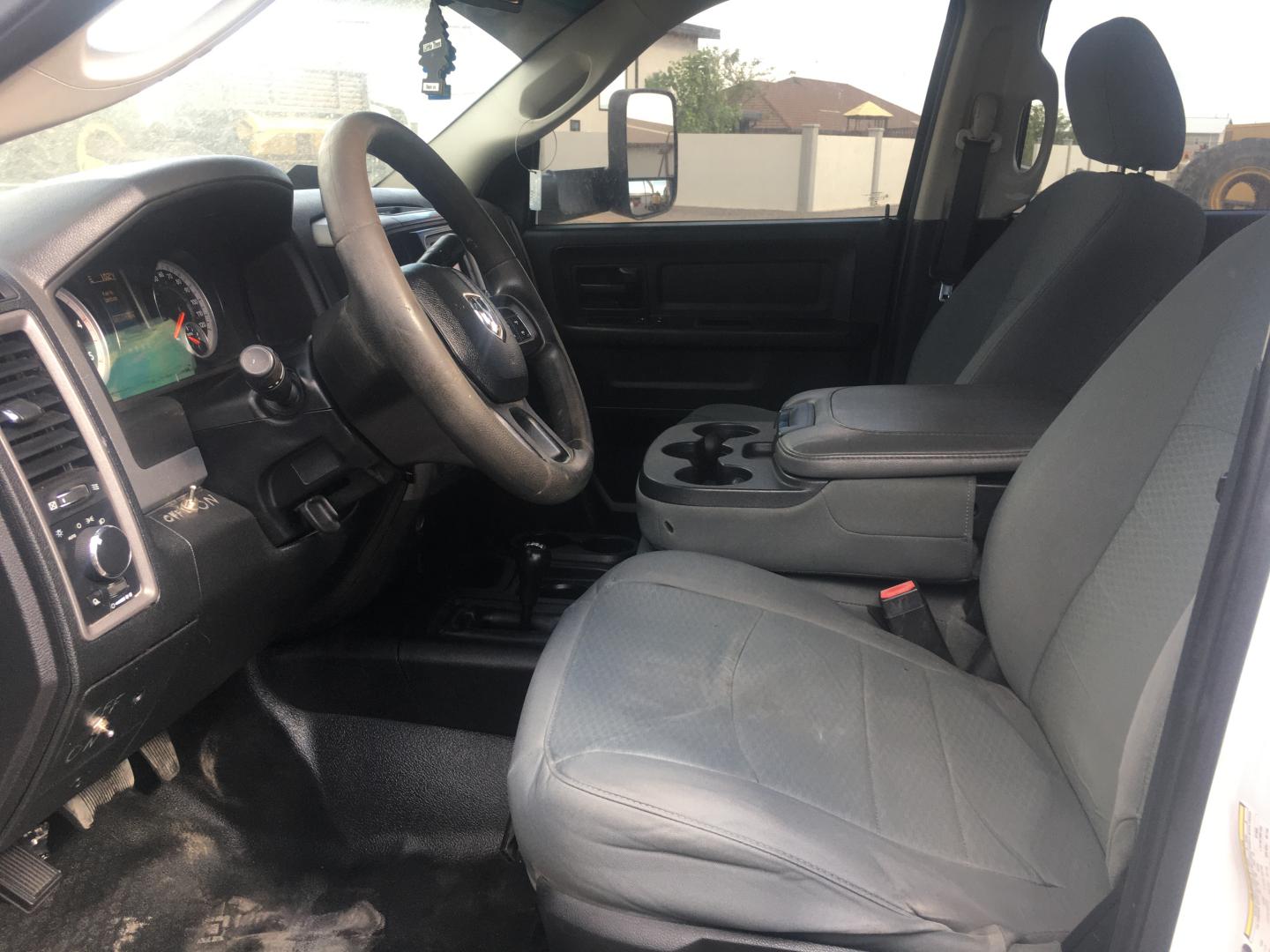 ./imagenes/INVOICE/2019/16702/PICK UP DODGE RAM 2500 (12).JPG